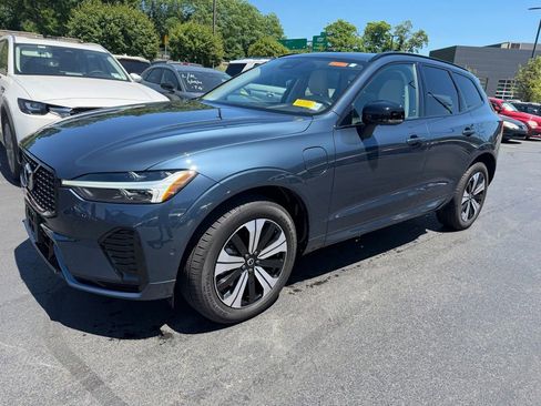 Used 2024 Volvo XC60 T8 Plus w/ Climate Package AWD/4WD image 1