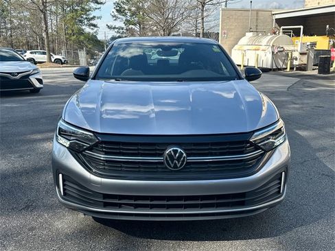 Used 2023 Volkswagen Jetta Sport image 2