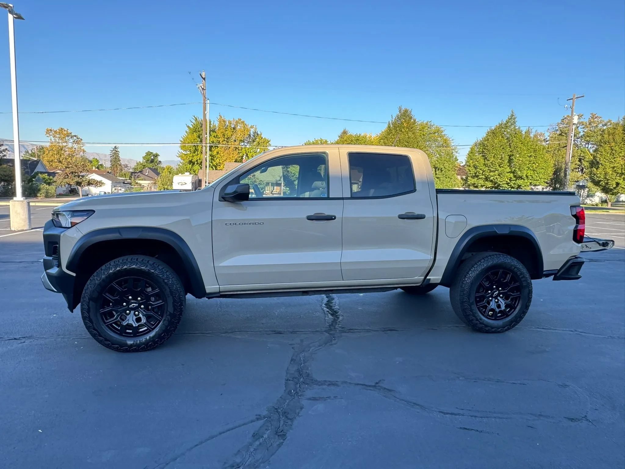 Used 2023 Chevrolet Colorado Trail Boss w/ Advanced Trailering Package AWD/4WD image 3