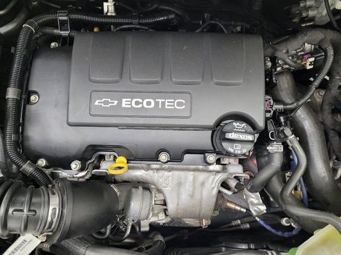 Used 2018 Chevrolet Sonic Premier FWD image 30