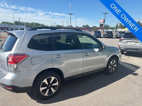 Used 2017 Subaru Forester 2.5i Premium w/ All-Weather Package AWD/4WD image 4