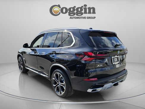 New 2026 BMW X5 sDrive40i image 2