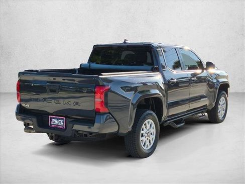 Used 2025 Toyota Tacoma SR5 AWD/4WD image 5