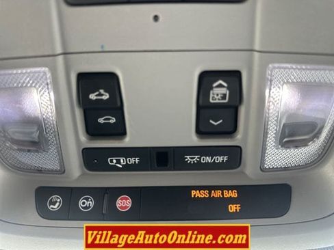 Used 2019 Chevrolet Equinox LT w/ LT True North Edition AWD/4WD image 17