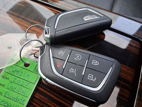 Used 2022 Cadillac Escalade ESV Premium Luxury w/ Performance Package image 20