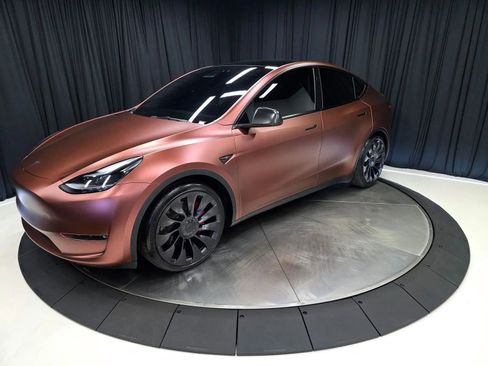 Used 2023 Tesla Model Y Performance AWD/4WD image 2