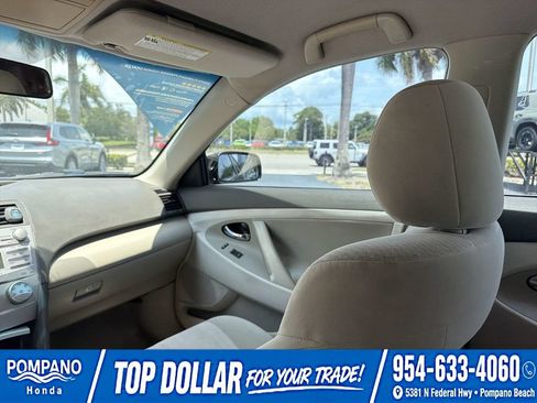 Used 2010 Toyota Camry FWD image 20