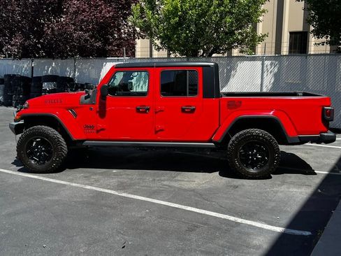Used 2022 Jeep Gladiator Sport AWD/4WD image 4