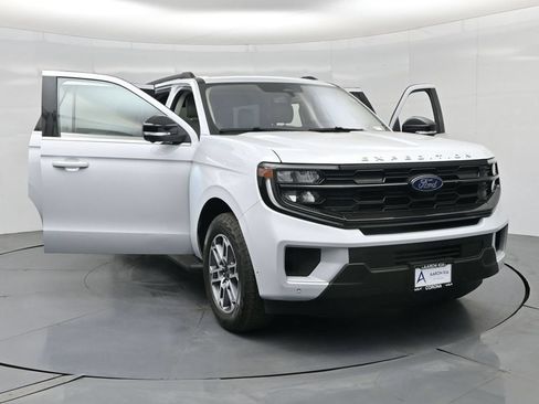 Used 2025 Ford Expedition Max Active AWD/4WD image 38