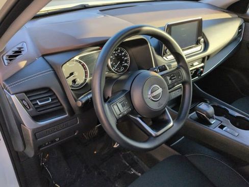 Used 2023 Nissan Rogue S image 10