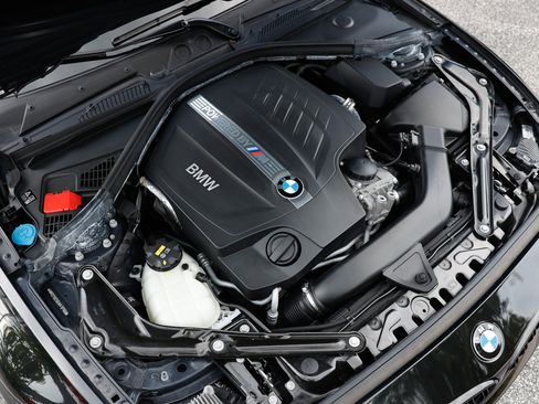 Used 2018 BMW M2 RWD image 56