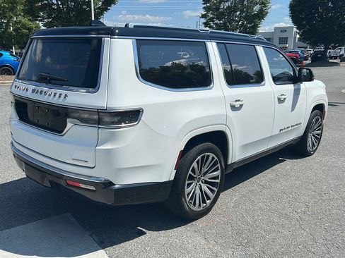 Used 2023 Jeep Grand Wagoneer Series III AWD/4WD image 5