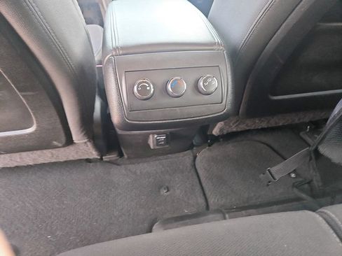 Used 2015 Chevrolet Traverse LT image 29