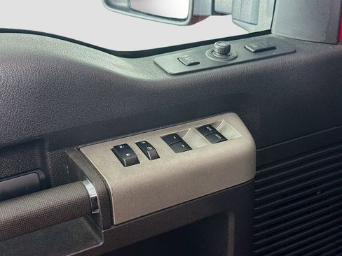 Used 2013 Ford F250 Lariat w/ Lariat Interior Pkg image 12