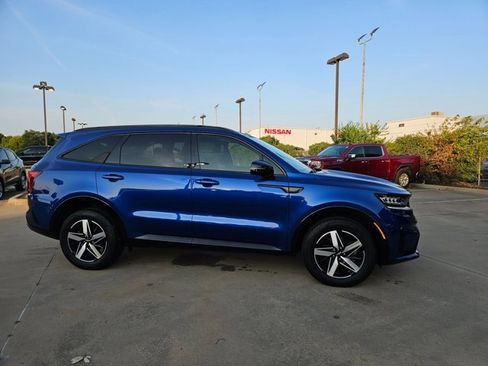 Used 2022 Kia Sorento EX image 4