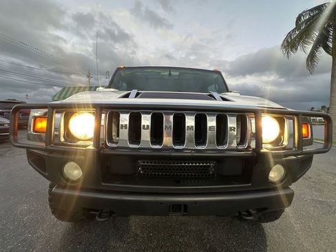 Used 2005 HUMMER H2 w/ Preferred Equipment Group image 9