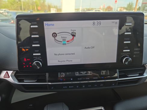 Certified 2024 Toyota Sienna XLE image 22