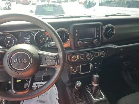 Used 2019 Jeep Wrangler Unlimited Sport AWD/4WD image 8
