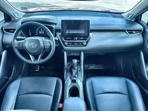 Used 2023 Toyota Corolla Cross XLE w/ Convenience Package FWD image 24