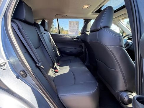 Used 2024 Toyota Corolla Cross XLE w/ Convenience Package image 28