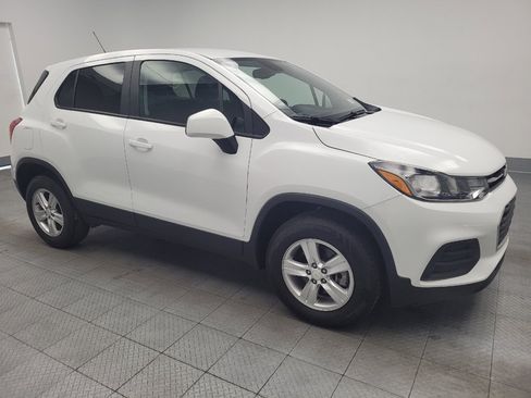 Used 2022 Chevrolet Trax LS w/ Tint and Cruise Package AWD/4WD image 11