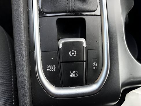 Used 2019 Hyundai Santa Fe SEL w/ Cargo Package FWD image 17