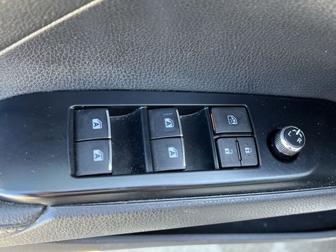 Used 2019 Toyota Camry XSE image 15