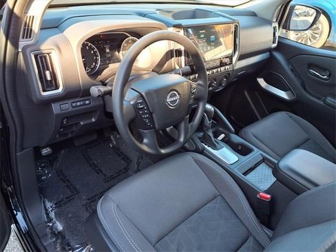 Certified 2025 Nissan Frontier SV image 4