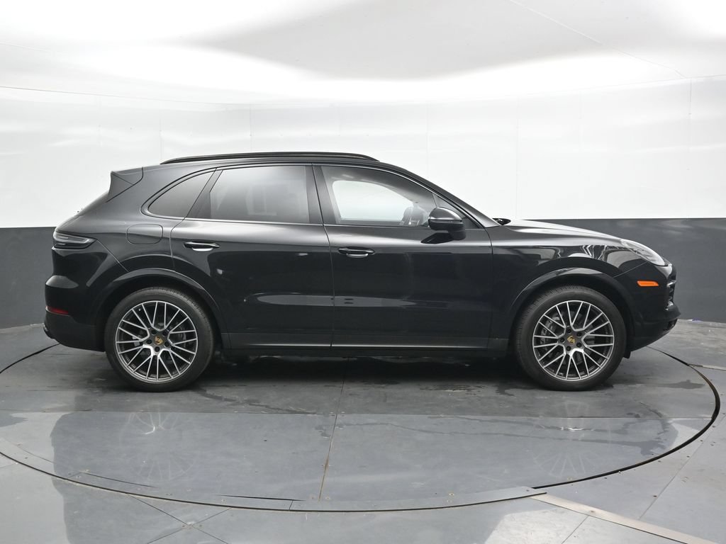Used 2023 Porsche Cayenne AWD/4WD image 5