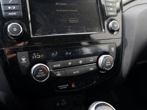 Used 2020 Nissan Rogue Sport SV w/ All-Weather Package AWD/4WD image 26