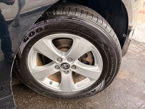 Used 2018 Toyota Sienna LE image 34