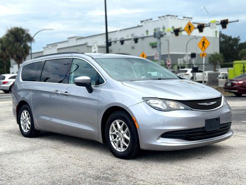 Used 2020 Chrysler Voyager Lxi image 7