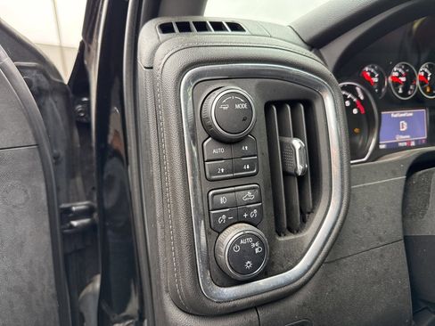 Used 2021 Chevrolet Silverado 1500 RST image 15