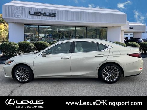Used 2025 Lexus ES 350 Ultra Luxury image 2