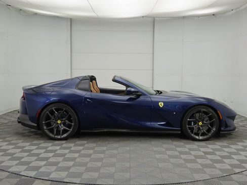 Used 2021 Ferrari 812 GTS image 4