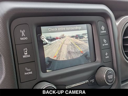 Used 2021 Jeep Gladiator Willys image 7