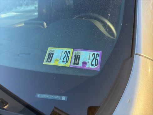 Used 2024 Chevrolet Tahoe LT w/ Luxury Package image 3