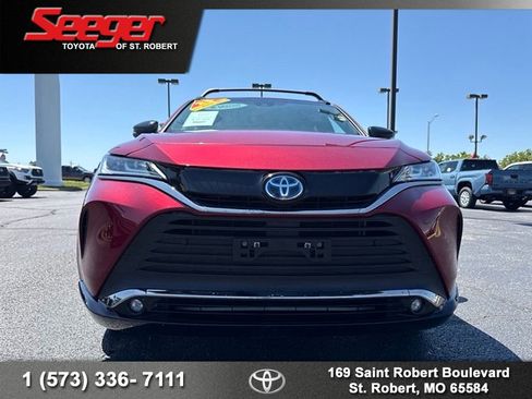 Used 2023 Toyota Venza Nightshade AWD/4WD image 2