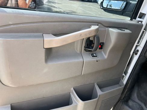 Used 2019 Chevrolet Express 2500 w/ Driver Convenience Package image 10