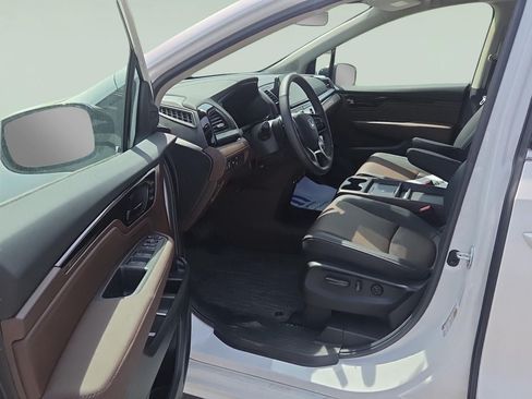 Used 2025 Honda Odyssey Elite image 12