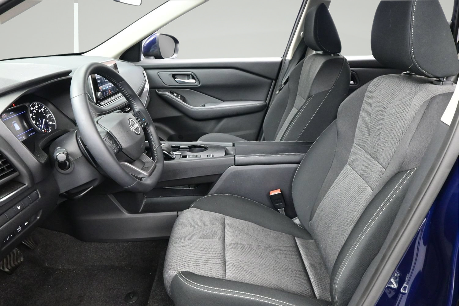 Certified 2026 Nissan Rogue SV w/ Cold Weather Package FWD image 9