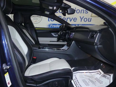 Used 2017 Jaguar XF R-Sport image 8
