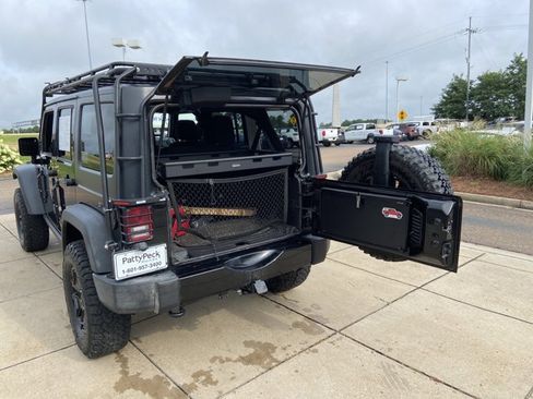 Used 2018 Jeep Wrangler Unlimited Sport AWD/4WD image 27