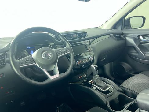 Used 2021 Nissan Rogue Sport SV image 29