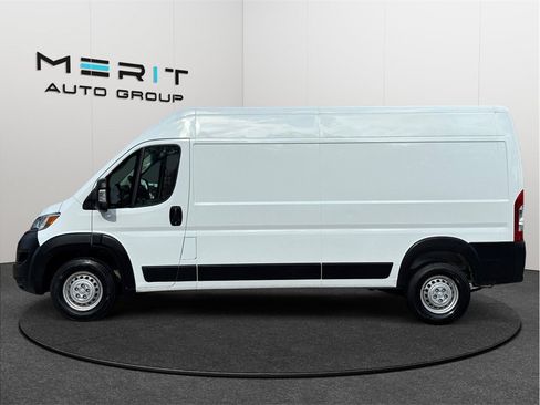 Used 2026 RAM ProMaster 2500 w/ Convenience Group FWD image 5