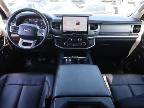 Used 2024 Ford Expedition XLT image 24