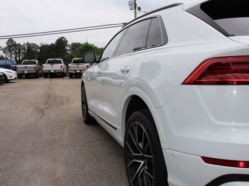 Used 2019 Audi Q8 Premium Plus AWD/4WD image 22
