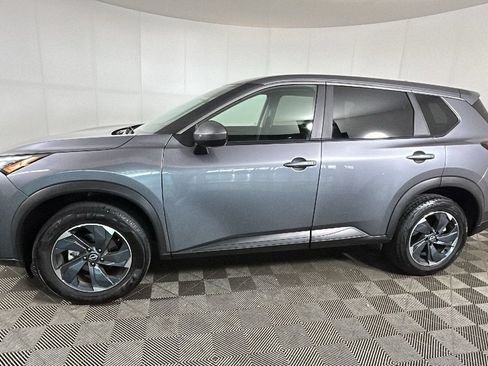Used 2025 Nissan Rogue SV FWD image 6