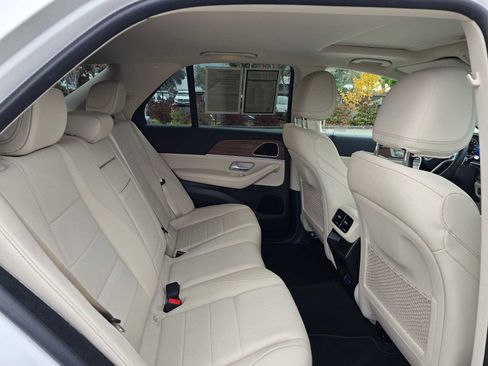 Used 2025 Mercedes-Benz GLE 350 4MATIC image 13