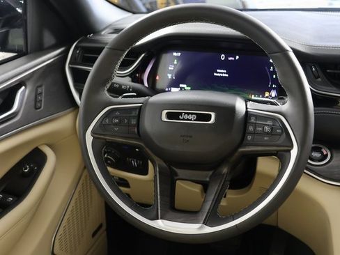 Used 2023 Jeep Grand Cherokee 4WD 4xe image 10